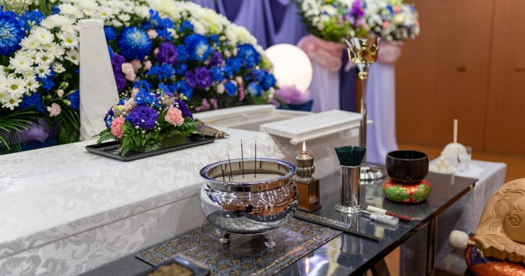 2025年最新版｜葬儀費用の平均相場はいくら？形式別・地域の比較ガイド