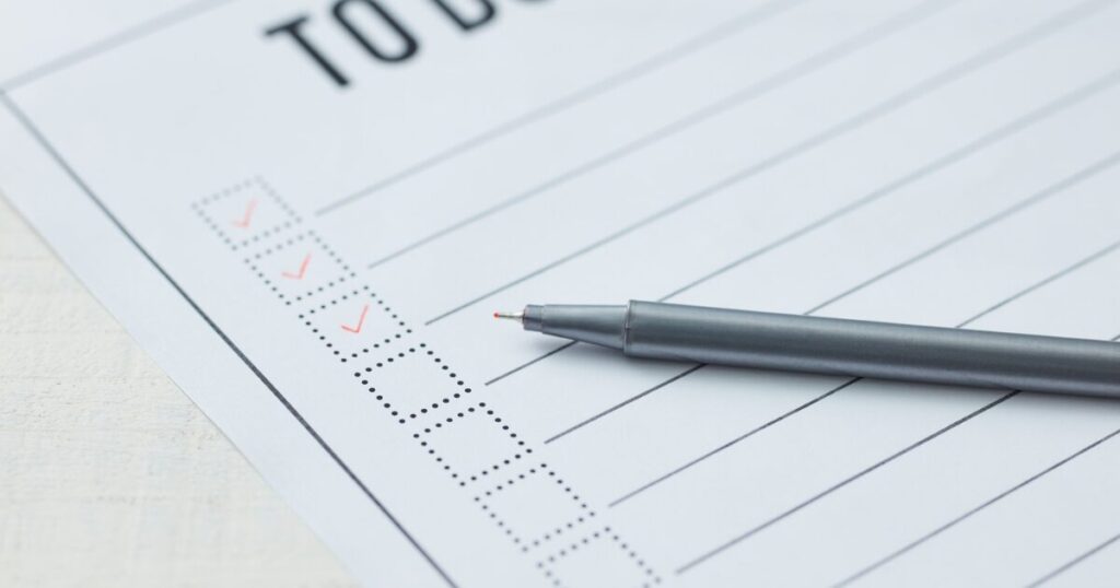 ご遺族が葬儀前後に準備すべきことリスト｜必要書類・服装・費用まで網羅